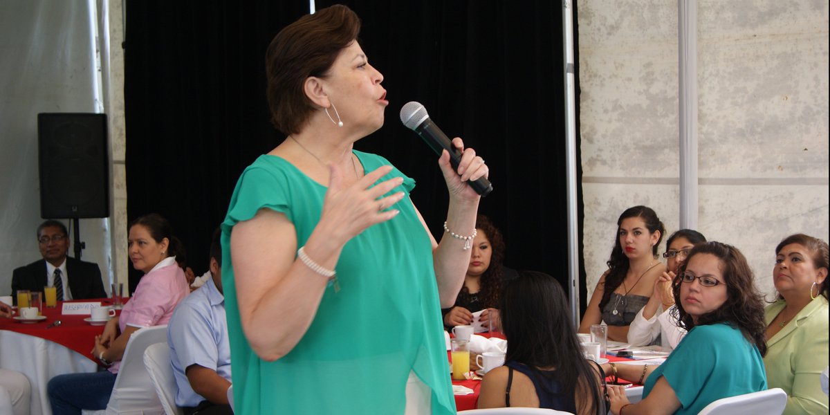 panmorelos_'s tweet photo. @CeciliaRomeroc nos comparte los "Retos de la LXIII Legislatura a 62 años del Sufragio Femenino". https://t.co/eAp1hhJ7Mg