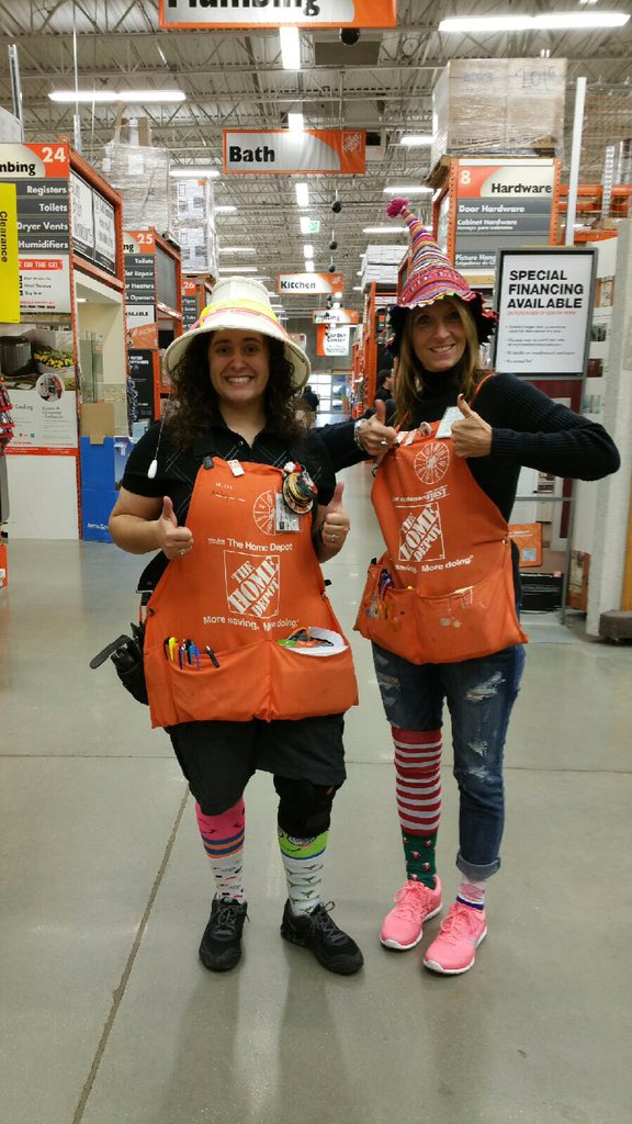GreenwoodHD2019's tweet photo. 2019 Crazy Hat/Sock Day More of! #buckethead #calfflex #stylin # futurerodeoclowns @BPlantenberg @mlindsey1223 https://t.co/jN4SnqXoeu