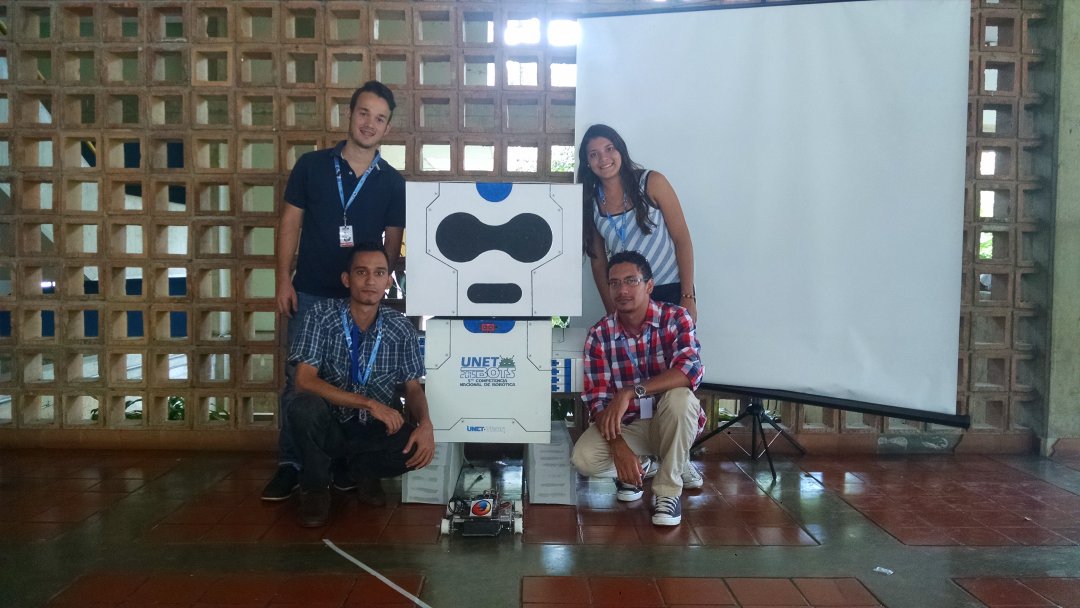 pieropinzon's tweet photo. @mozillaVe en la #UnetBots2015 #FirefoxUnet https://t.co/el7MSfTteL