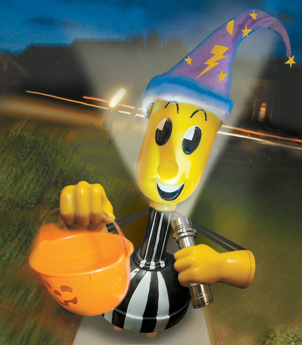 SlopeElectric's tweet image. Willie Wiredhand encourages mini-members to be safe this fall! Stop in today to show off your costume for a treat.