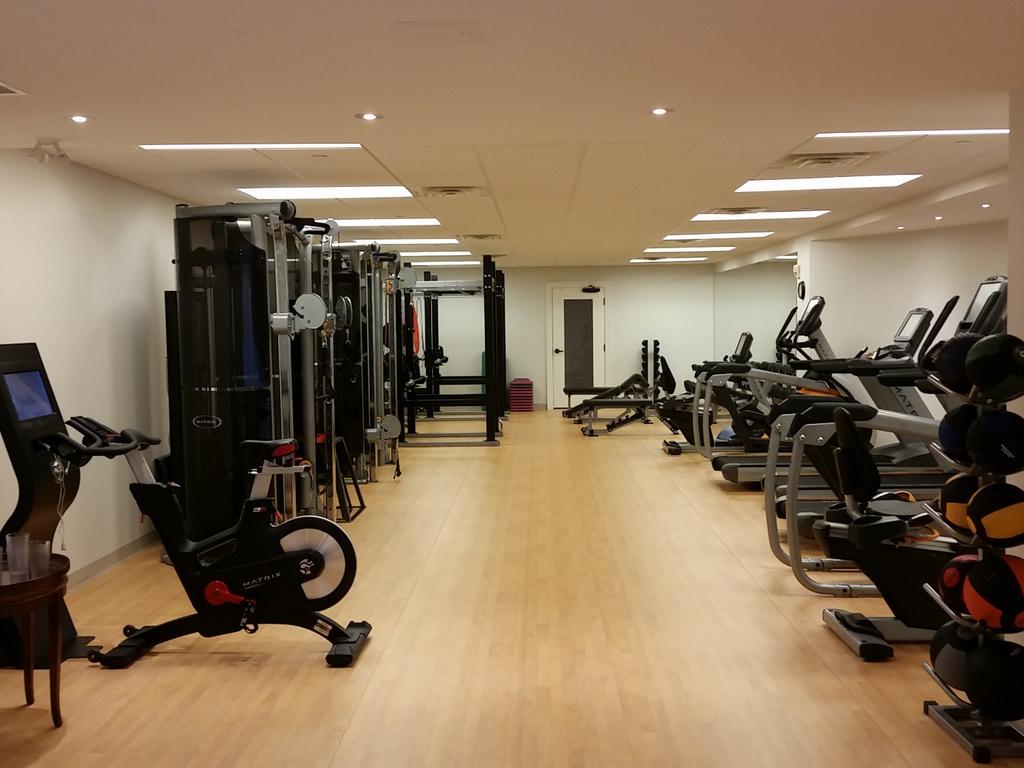TLKNOWLES12's tweet photo. What to do on a rainy day...sweat! https://t.co/LDFwp4nv8i