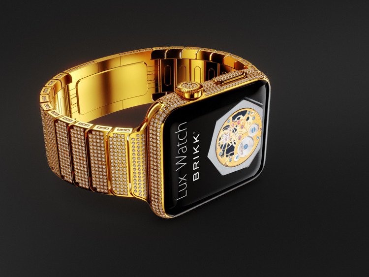 MyLittleGadget's tweet photo. Lux Omni 18K Yellow Gold &amp; Diamond Apple Watch https://t.co/RmF3ZKFHcX #applewatch #gold #diamond #rich #need https://t.co/ye0CfUKYdi