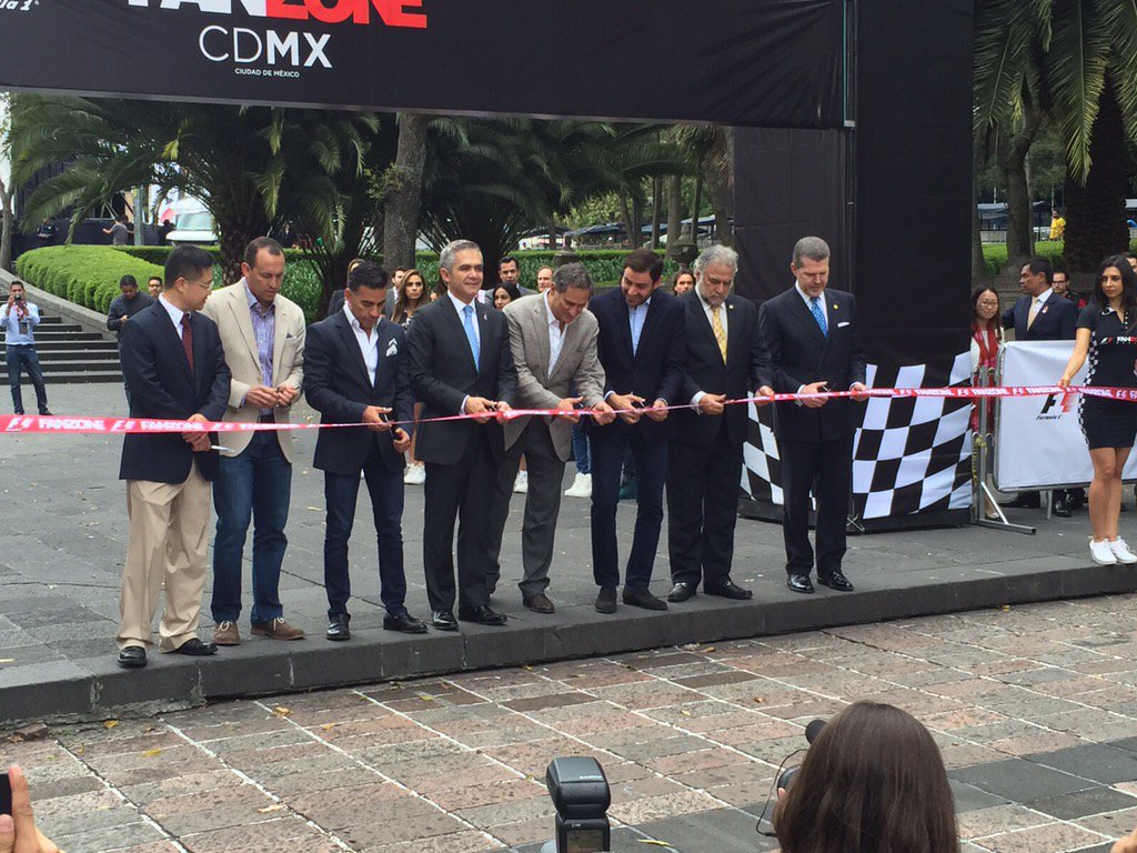 GobCDMX's tweet photo. En el marco del #MéxicoGP, el #JefeDeGob, @ManceraMiguelMX, inaugura en estos momentos la #F1FanZoneMx https://t.co/S8hyruBhU4