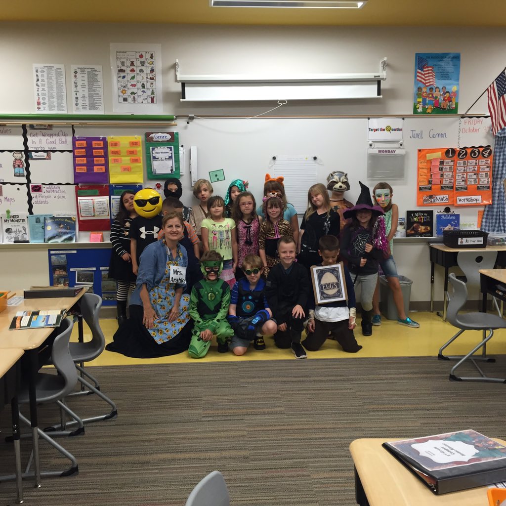 Bobcats127's tweet photo. Happy Halloween! https://t.co/1yW2WzjCwV