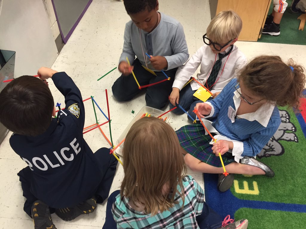 Cacibalser's tweet photo. Building club! #pointetime @OldPointeElem @hrollings4 https://t.co/Bh7WxefmO4