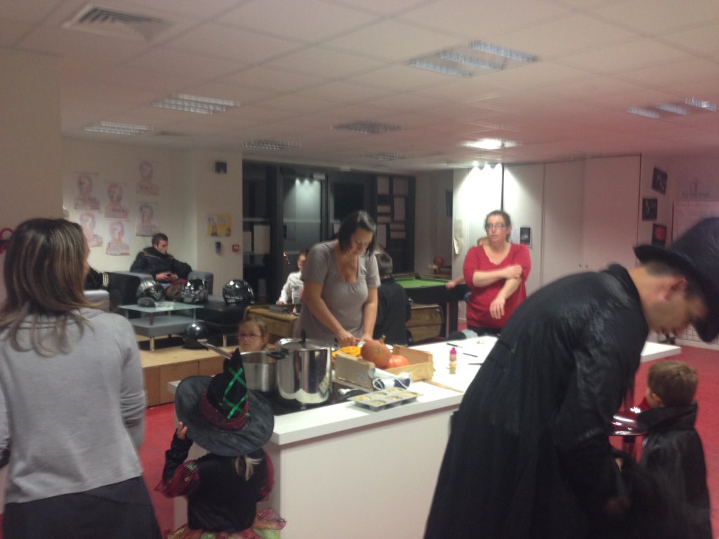 Atelier cuisine ados-parents #HappyHalloween <a href="/LeoLagrange/">Fédération Léo Lagrange</a> <a href="/LloMdb/">Jeunesse LLO MDB</a>