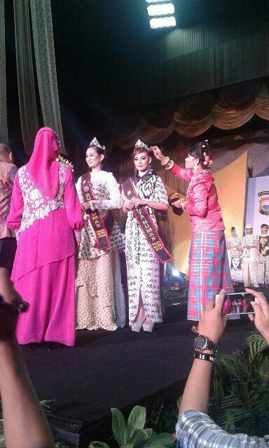 Selamat utk Duta Kampus kita Yesenia Green Pemenang Duta Humas Polda Sulselbar 2015.