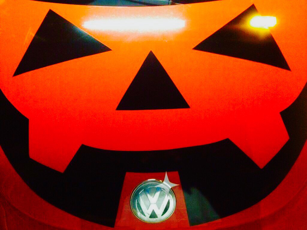 pumpkinbug's tweet photo. It's Halloweentime in #Durham! Tweet us &amp; tell us yr costume!  @New2Durham @fullsteam @cocoacinnamon  @LGBTQDurham https://t.co/6UcVfNFw5d