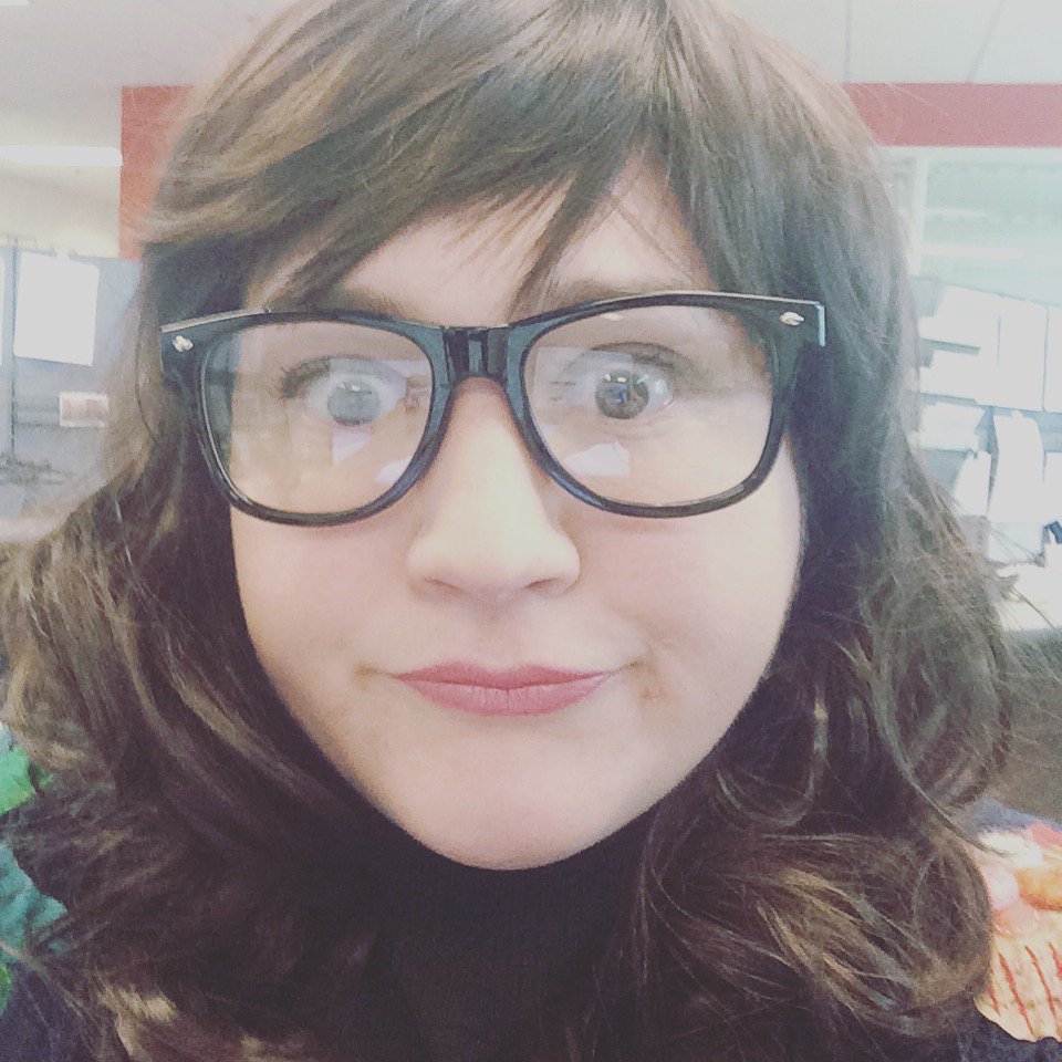 EllaFlorida13's tweet photo. Happy #Halloween from Jessica Day #NewGirl #ZooeyDeschanel https://t.co/01j19owbxb