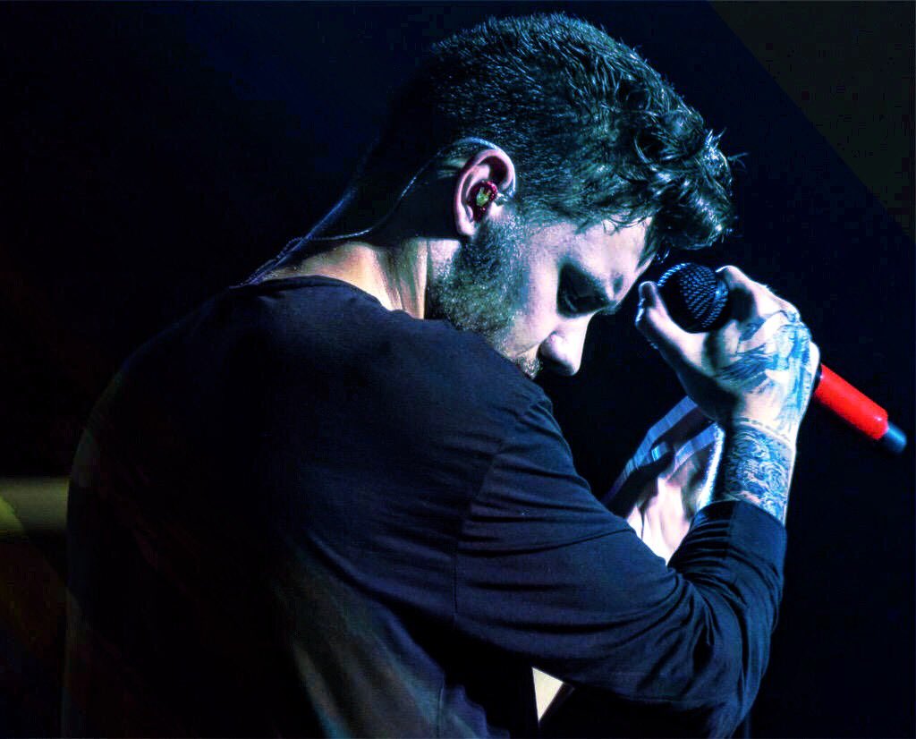 PaynoAesthetic's tweet photo. Liam: Day and Night https://t.co/ljVaBuPEeS