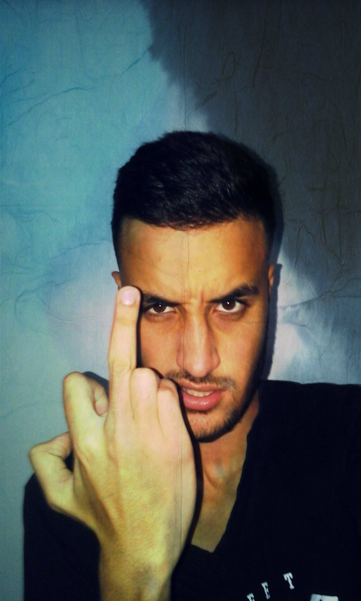 A7Puto's tweet photo. @Sch_Mathafack J'les corrige juste avec un doigt ! A7 Dispo ici :  https://t.co/sWizTczMUy @TeamBraabus https://t.co/kA31Zwvtj4