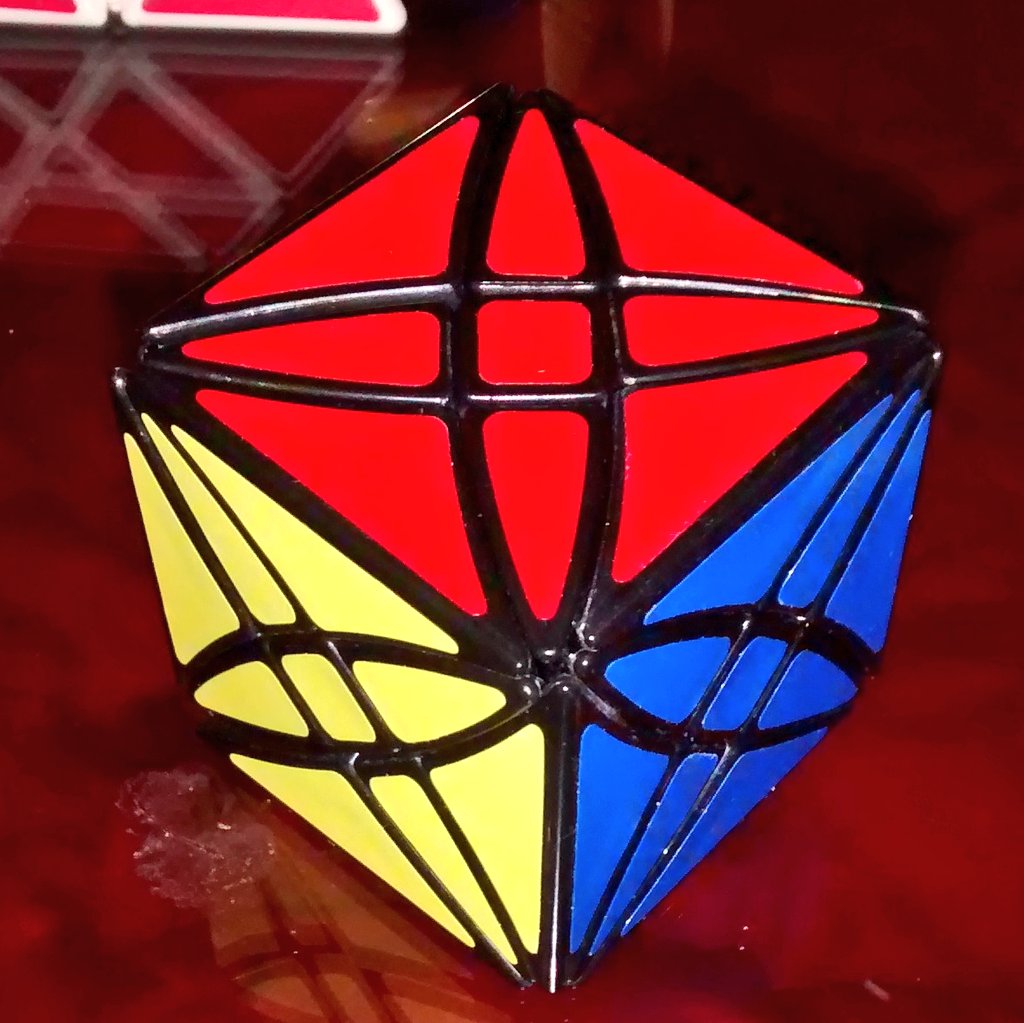 ECS_Rubiks's tweet photo. Y volviendo a los cubos cúbicos aquí tenemos el cubo #Rex. El último de hoy https://t.co/iqxc6prLJc