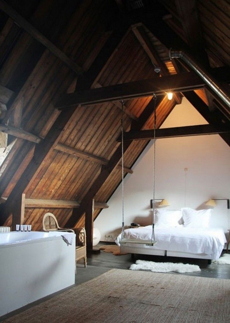 cottagelife's tweet photo. 15 cozy attic bedrooms that we’d love to curl up in! https://t.co/2smttNA8IZ https://t.co/fdS8WscPle