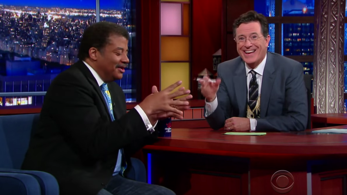 verge's tweet photo. Stephen Colbert got really nerdy about space with Neil deGrasse Tyson https://t.co/tRAlA0PnQJ https://t.co/JS01MIICzH