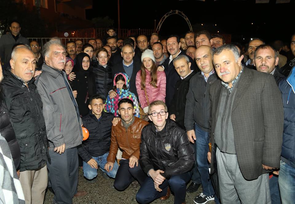erdogantok55's tweet photo. Gençlik ve Spor Bakanımız Akif Çağatay Kılıç ile birlikte Ataköy Mahalle sakinlerimizle bir araya geldik. https://t.co/2Cy1vMh6KM