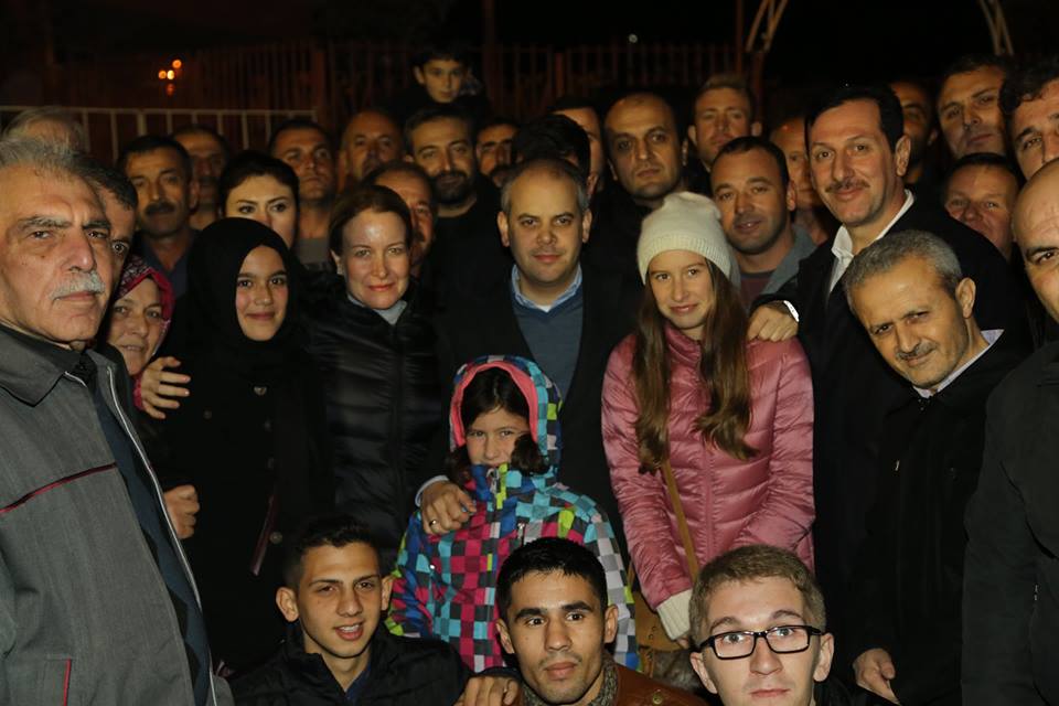 erdogantok55's tweet photo. Gençlik ve Spor Bakanımız Akif Çağatay Kılıç ile birlikte Ataköy Mahalle sakinlerimizle bir araya geldik. https://t.co/2Cy1vMh6KM