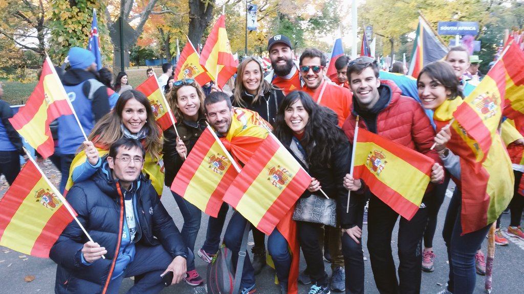 voltereta0's tweet photo. AquΓ estamos! En la ceremonia de apertura #readytogoooo @nycmarathon #Spain https://t.co/UlfJO0wDcb