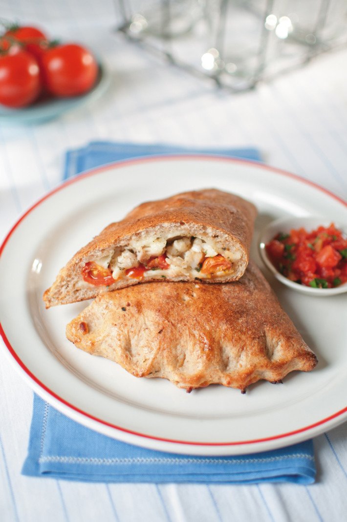 Celebrate #PizzaMonth w/ a classic pizza spin-off: #USCatfish Calzones! Get our recipe here: bit.ly/1SjWdbY