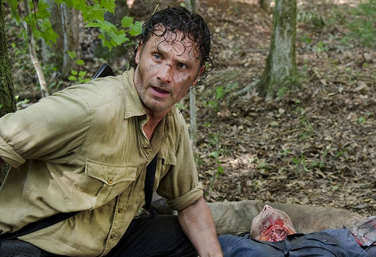 TVGuide's tweet photo. Yes! AMC renews #TheWalkingDead https://t.co/RfohzID30G https://t.co/sBW3dWNrmq
