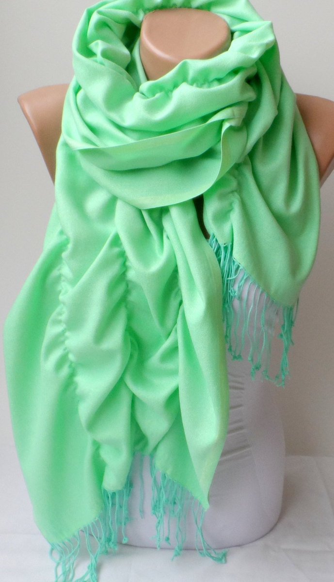 elegancescarf1 tweet picture