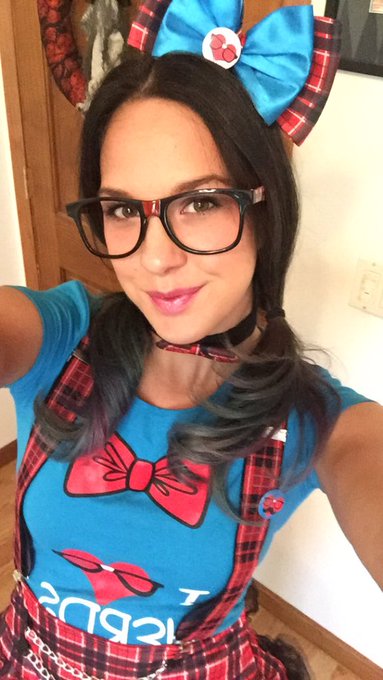 Online! Tip 73/wheel spot. Spinning a winner for 1 month KIK messenger once it's filled! Tip 1752 &amp; it's<a href="/tag/dowork"class="tags"><span>#dowork</span></a><a href="/tag/lovehate"class="tags"><span>#lovehate</span></a>