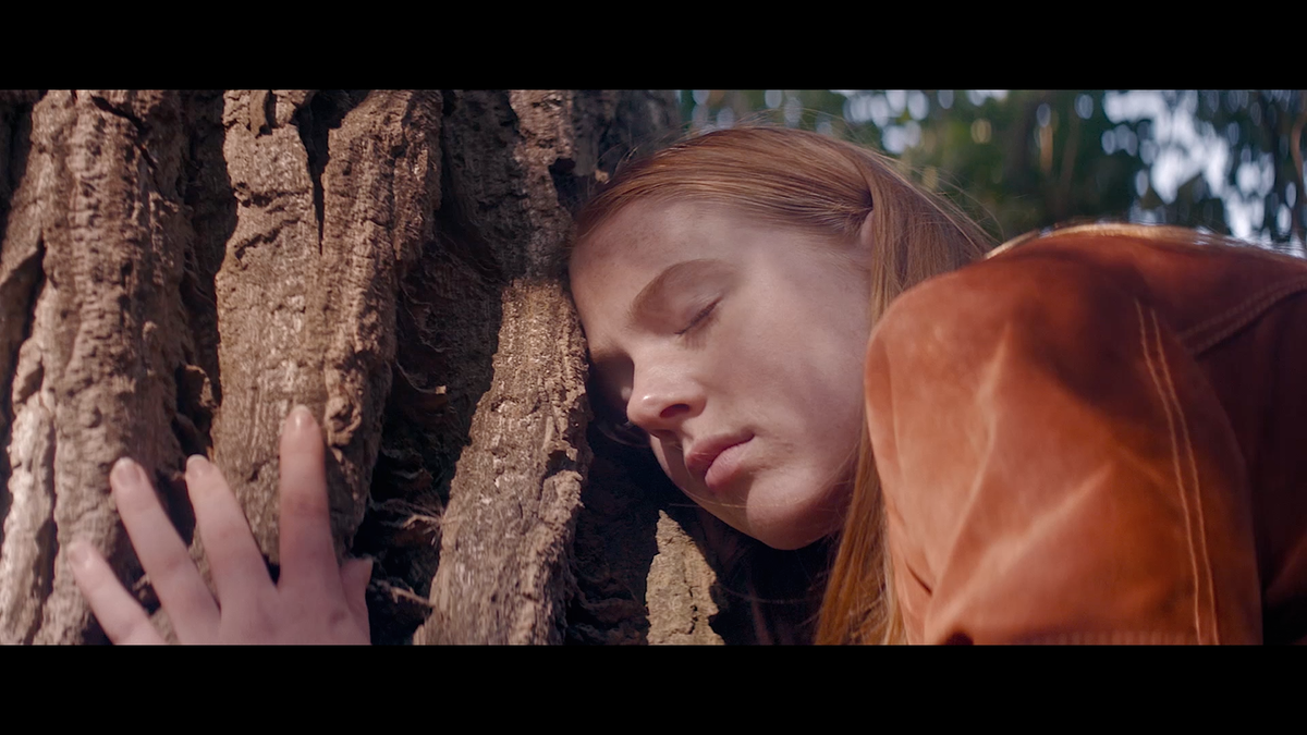 Saturday synth-pop courtesy of Sofie Winterson bit.ly/1NdZb0l