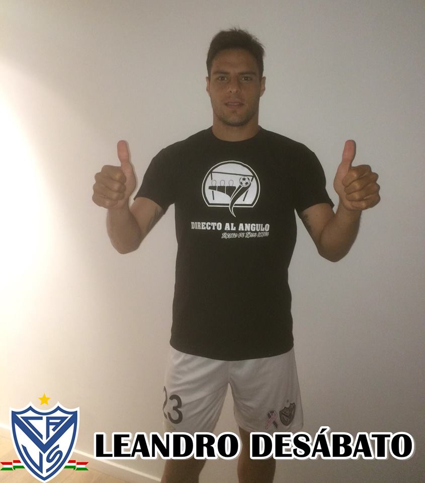 DalAngulo's tweet photo. Leandro Desábato (@leades23) también dice presente y luce la casaca de Directo al Ángulo. ¿Vas a jugar el torneo? https://t.co/TJ40CeumGN