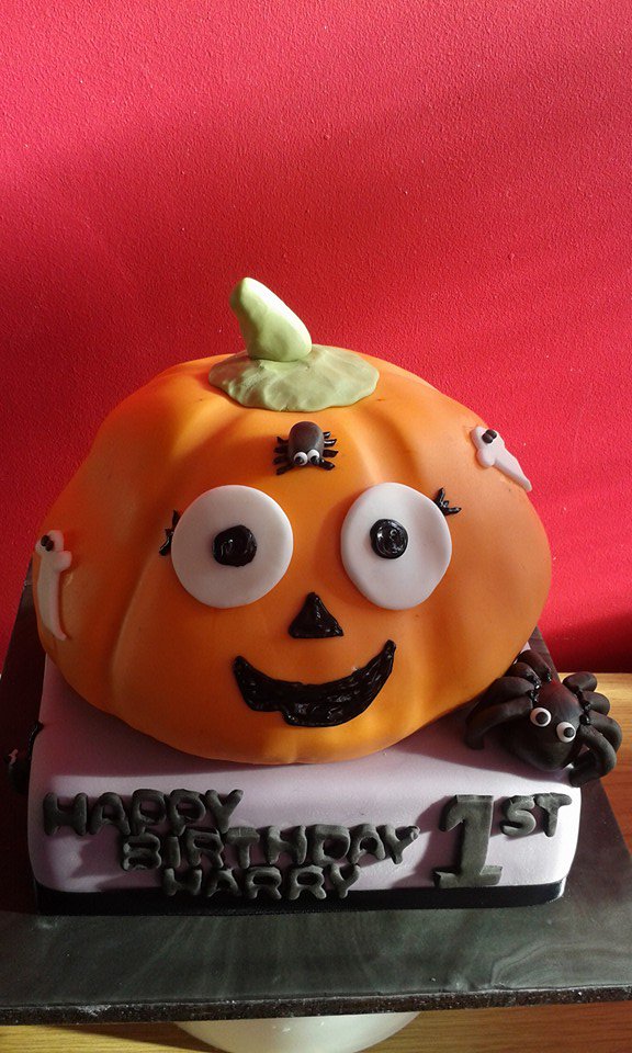 buffetoccasions's tweet photo. Happy Halloween.... First Birthday Cake.. https://t.co/s5fDNwSJCU