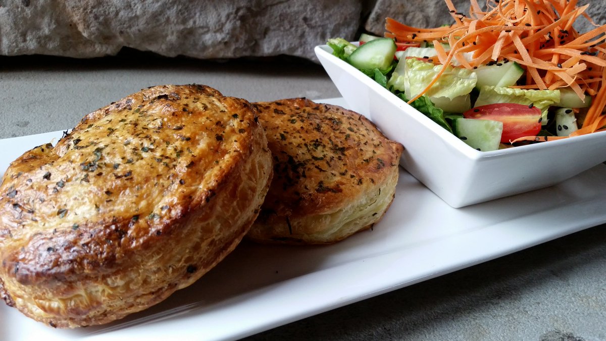 billystaphouse's tweet photo. Mushroom &amp; Brie Wellington is on the menu this weekend! #billyspub #eatlocal #foodie #pubgrub #wellington #mushrooms https://t.co/hr6bKsaaKV