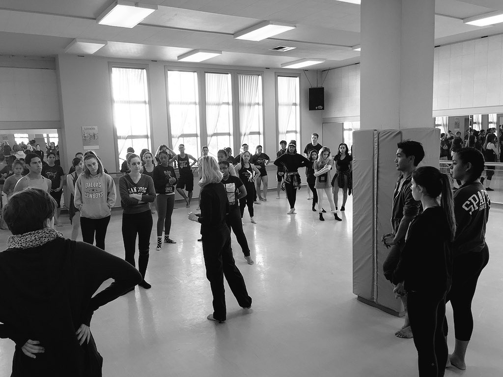 noelleydances's tweet photo. Happy Friday💃🏻 It's a good day to be a dance major. Welcoming these new faces to our home! #SJSUDance https://t.co/QoVAnPAX9a