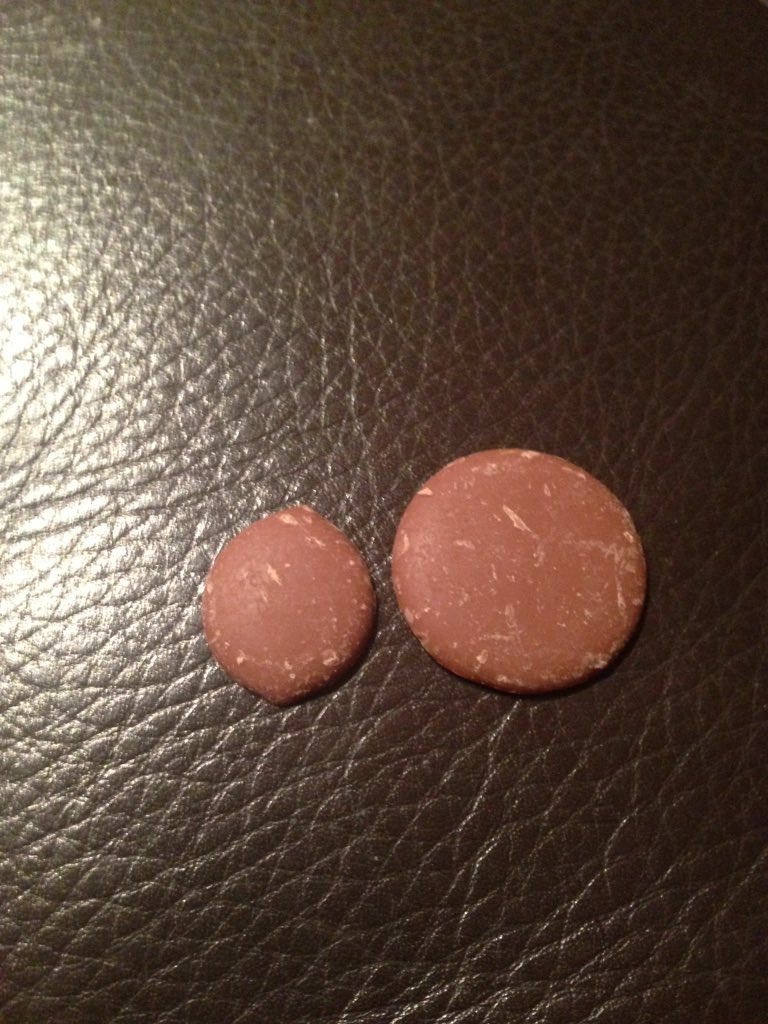 lynn_mitch's tweet photo. @CadburyUK This is an atrocity .. Little button in a giant buttons bag #devastating #bigbuttonlittlebutton #sadface https://t.co/8XnEm2QmCx