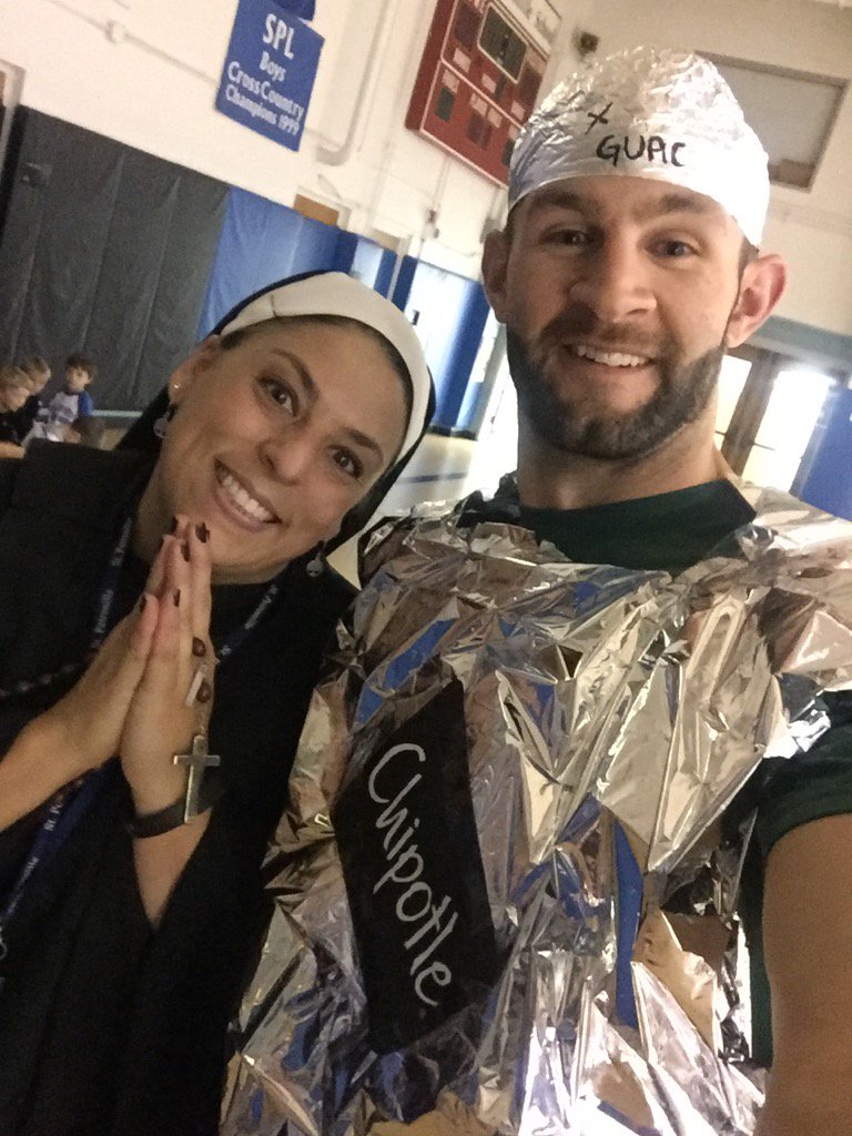 SheaMoroni's tweet photo. Hallowfrickinween!
#StPets #Dreamteam https://t.co/HpOC4Edtcj