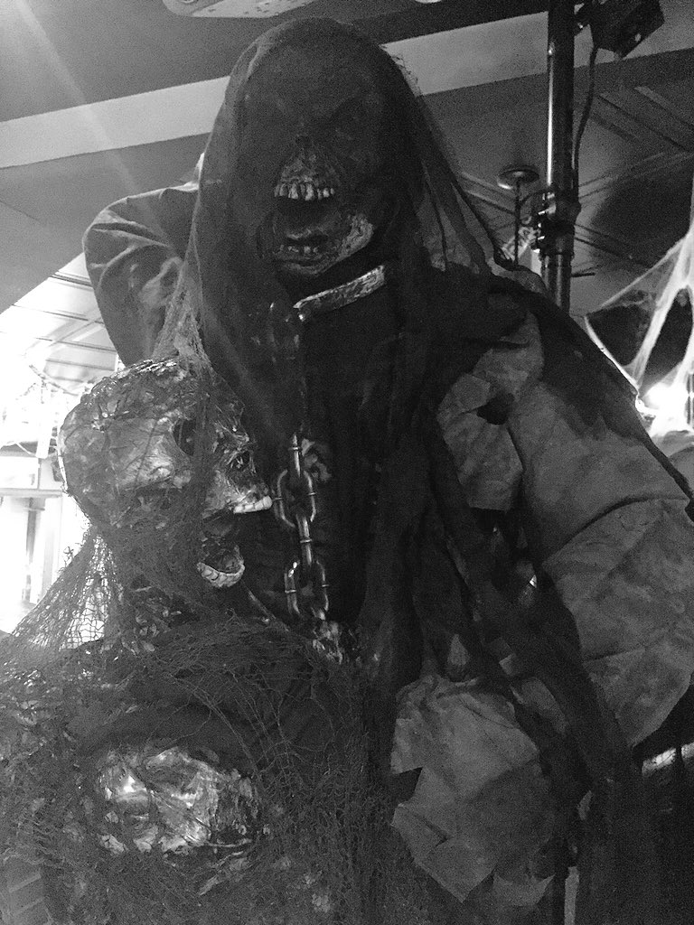 HMCX2016's tweet photo. Want a taste of #hmcx2016 you can check out our work @OvertimeSP for their #Halloween #party! #YEG #shpk #yegevents https://t.co/bSWDf7671e