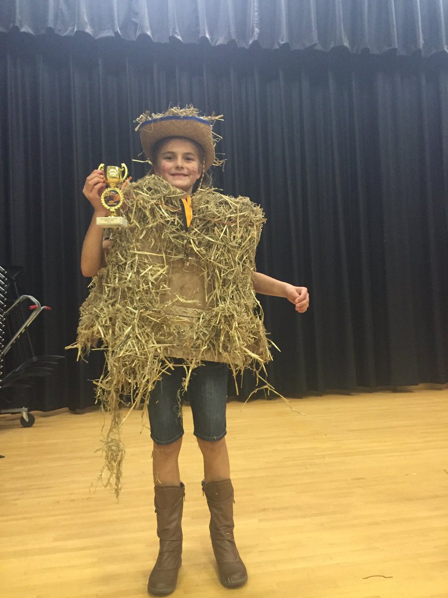 ROEaston's tweet photo. Congrats to our 2nd 3rd gr. costume winner! -Addison Smock https://t.co/fiKkpk4YFd