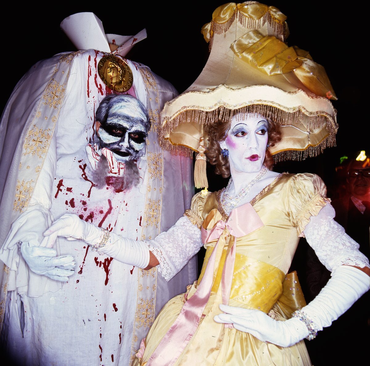 mashable's tweet image. NYC's iconic Halloween parade, in 1980: on.mash.to/1KKov83 ht @theretronaut