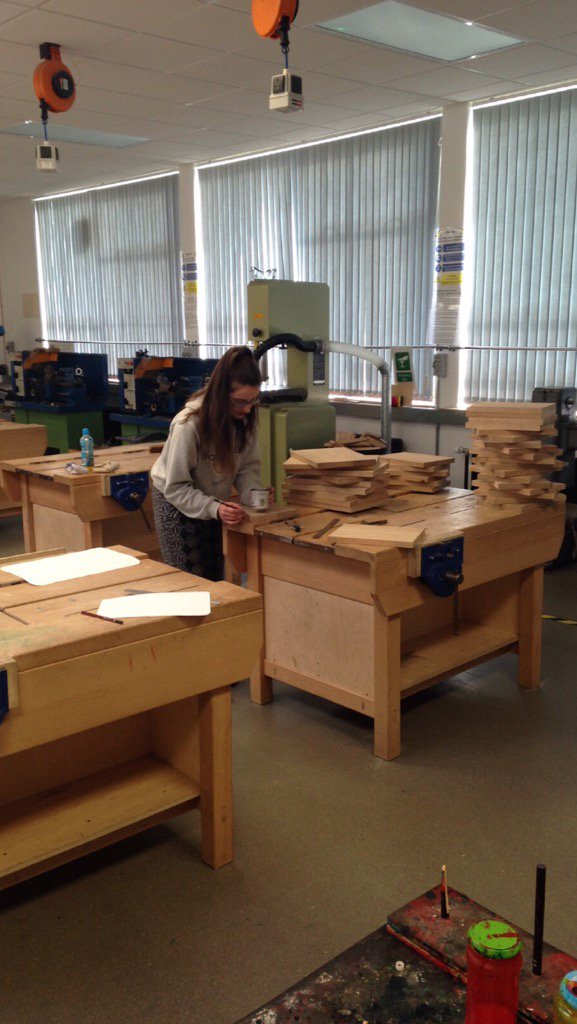 Madera_ye's tweet photo. some of our team members hard at work on one of our production days🔨 https://t.co/x4fKinX8B6