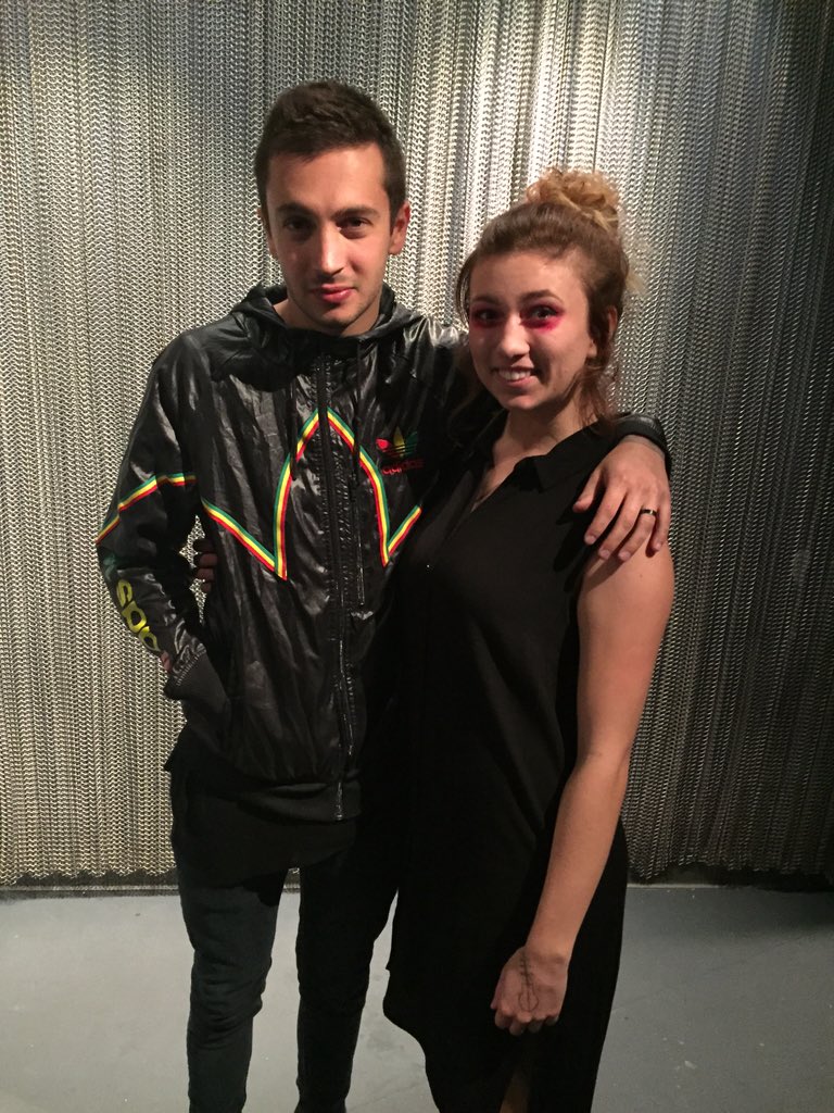 _skeletonbones_'s tweet image. this night.. |-/