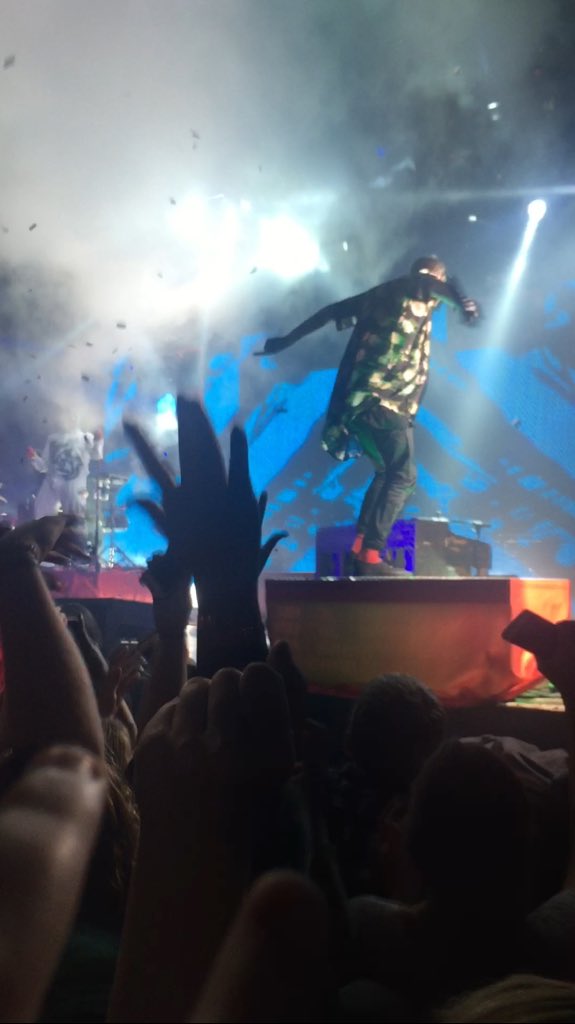 _skeletonbones_'s tweet image. this night.. |-/