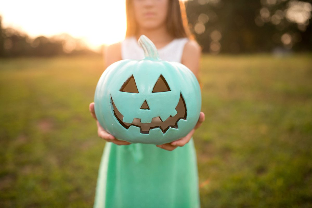 Kids with allergies? Keep an eye out for teal pumpkins when you're trick or treating: washingtonian.com/mom/things-to-…