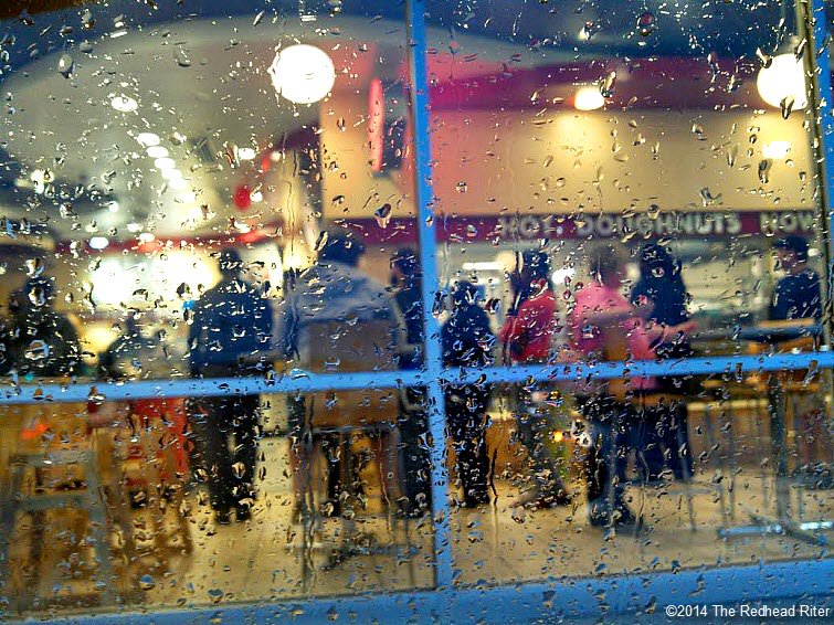KKSpokane's tweet image. Doughnuts and rain are the best together.... Did we mention doughnuts? ☔ 🍩 ❤ #Rain #Doughnuts