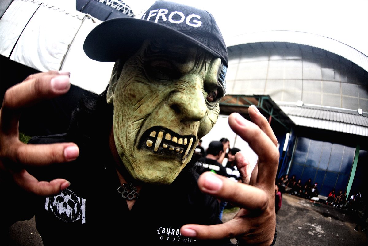 Hellshow tahun lalu mulai banyak yang pakai kostum. Tahun ini mau pakai apa guys?