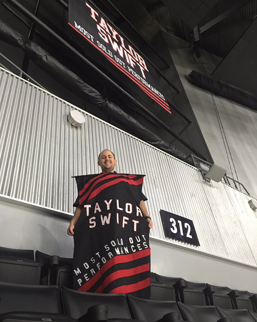 Hands down the best staff costume at office today! @taylorswift13