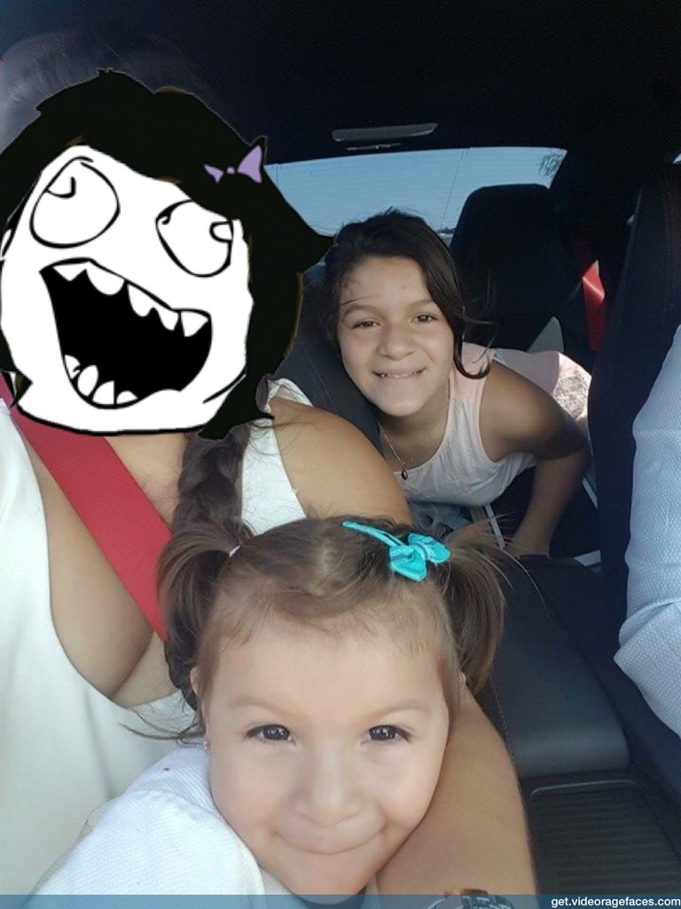 FerRoman11's tweet photo. Smile the my mom https://t.co/RCqjswLOW4