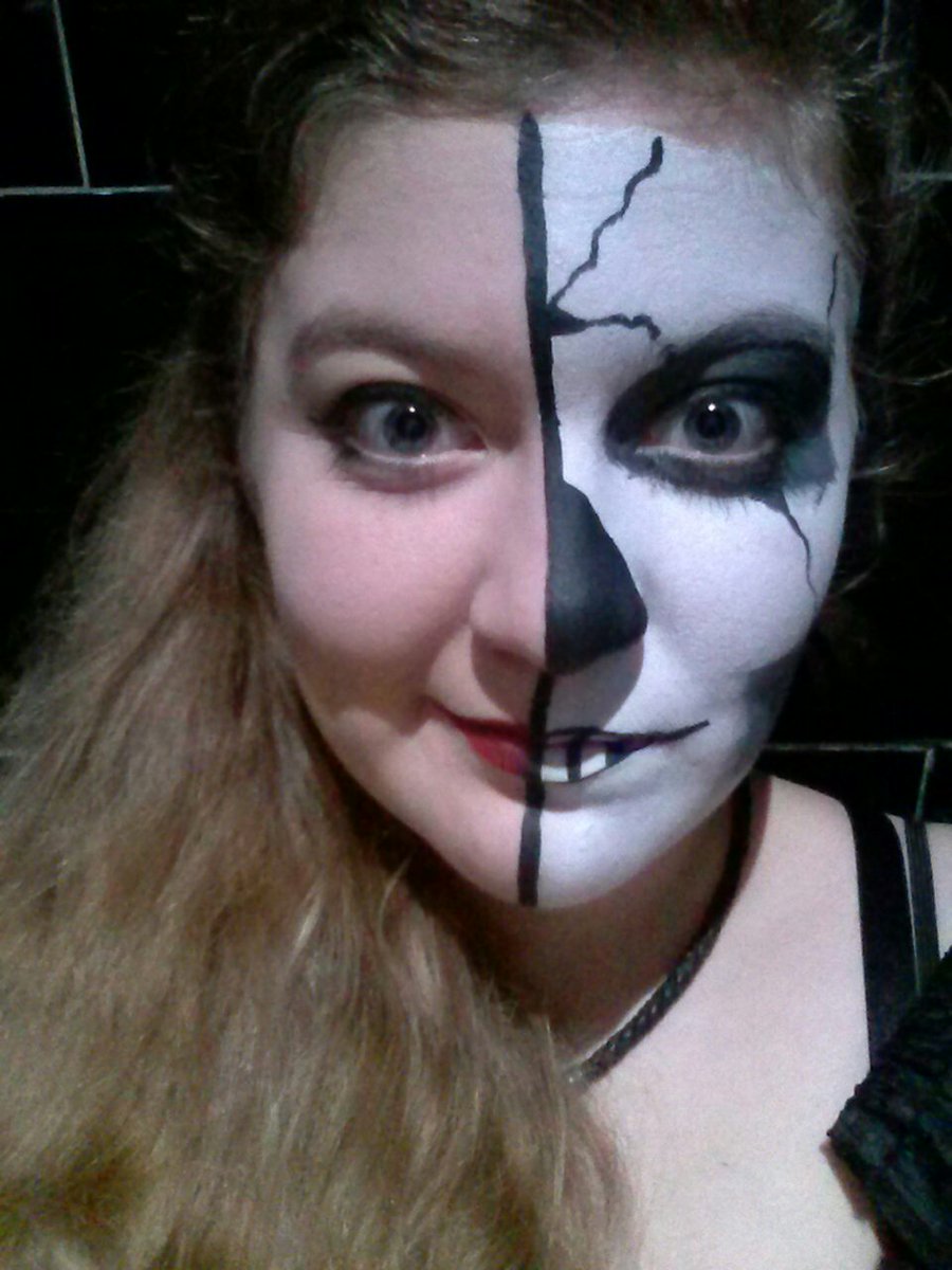 rosegoodbody's tweet photo. Come on down to @CabbagePatchPub for a spoooooooky Halloween night of fun! #PatchFamily https://t.co/FTEB75qLuS