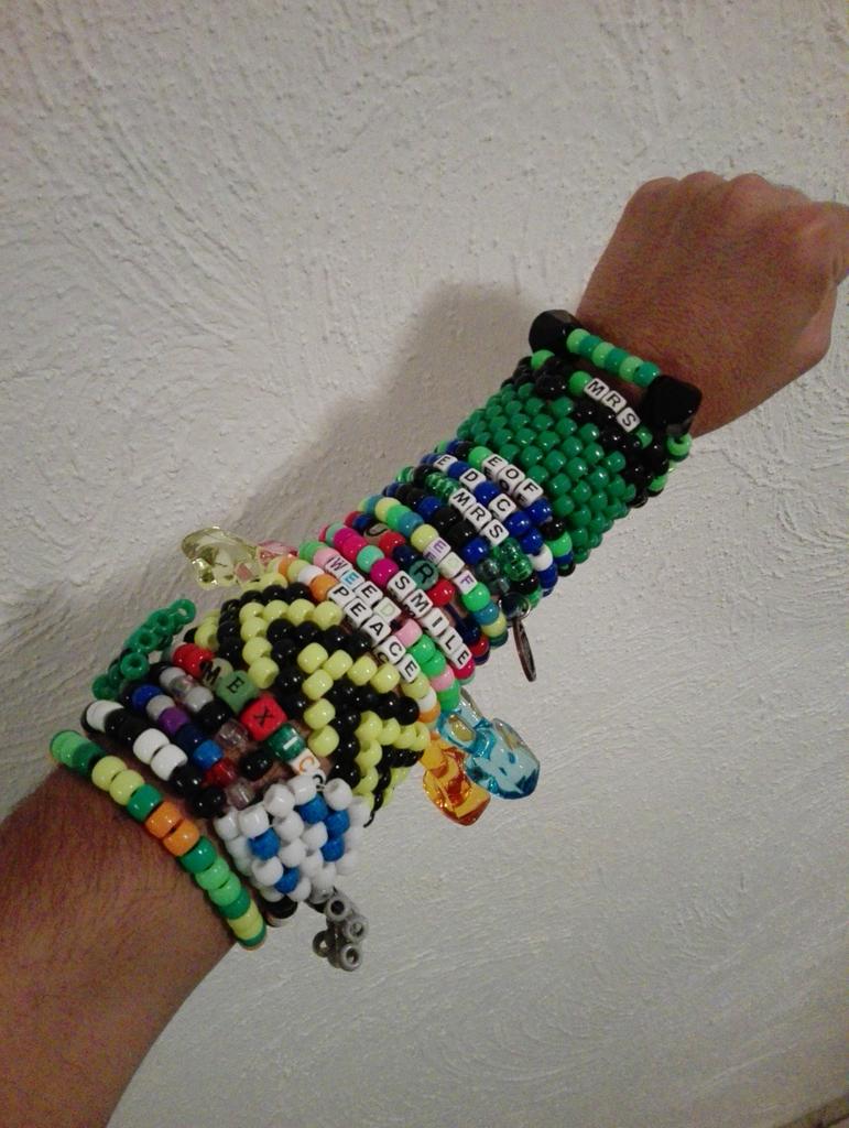 saucedoplur's tweet photo. ✌🏽💚🙏🏻👊🏿
#Kandis #KandiKid #Kandilife #kandiaddiction #PLUR #PLURWARRIORS #GoodVibes #MRS #Raver https://t.co/oDclWbQgVH