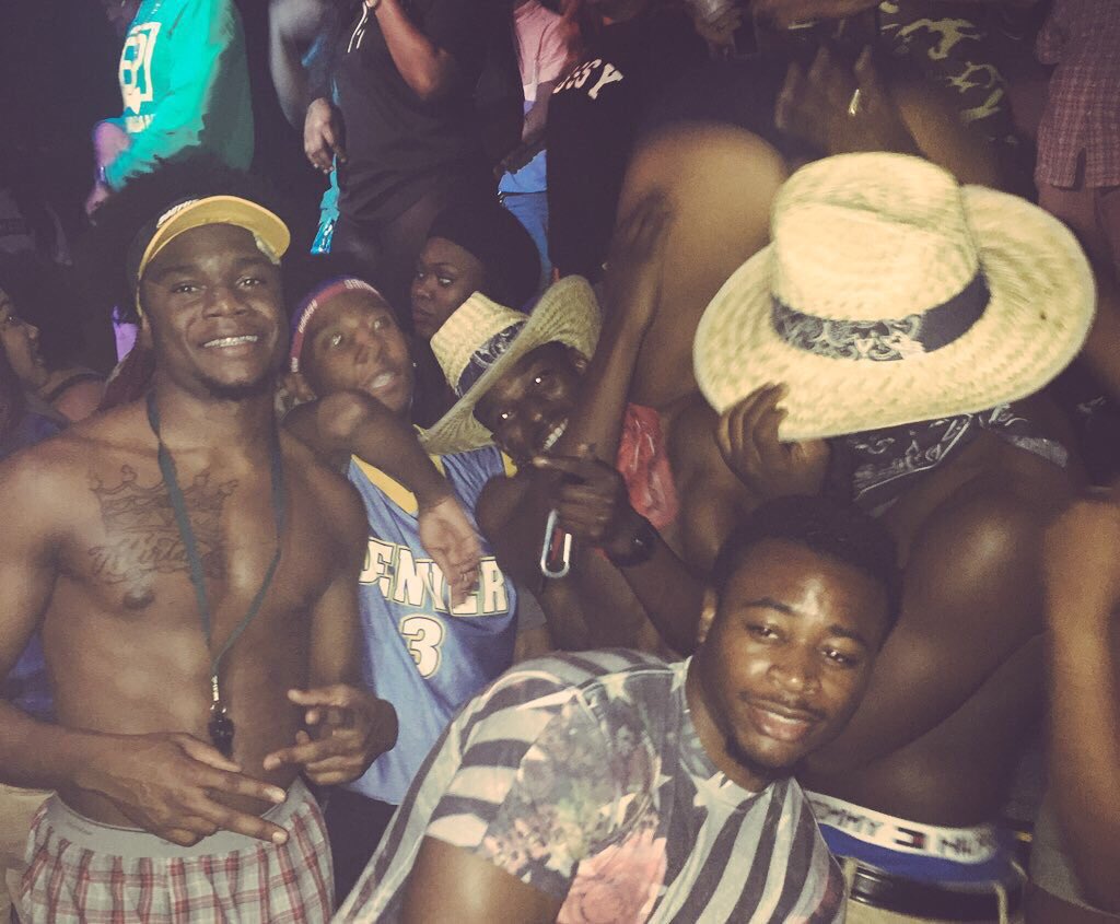 olympisss's tweet photo. #StripperNation 😏🎭 https://t.co/w6sqAwgu28