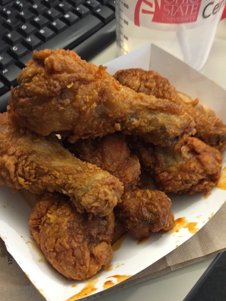 _PardonMyPetty's tweet photo. Man I love @ChickenTakeover !!! #backdooraccess #vip 😛 lol https://t.co/xeezOX9Agq
