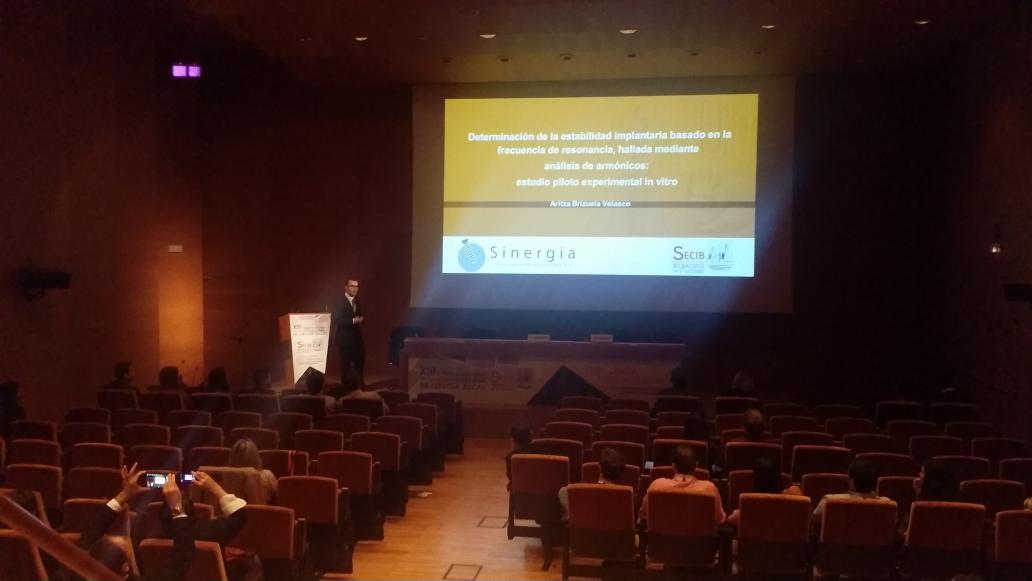 QGE79's tweet image. Dr. Brizuela en su lectura sobre estabilidad implantaria con AFR #secibbilbo2015 #osstell #klocknerimplantsystem
