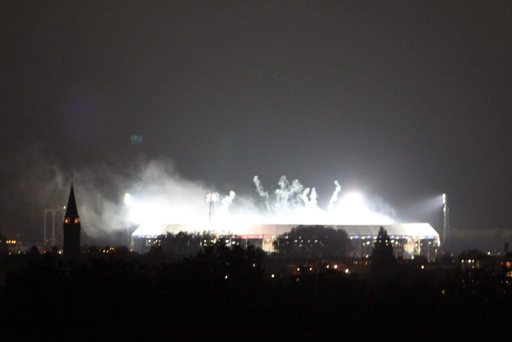 FRGerardo's tweet photo. Tijdens #FEYaja genomen vanaf een balkon in Charlois > https://t.co/f52IFZxPaL