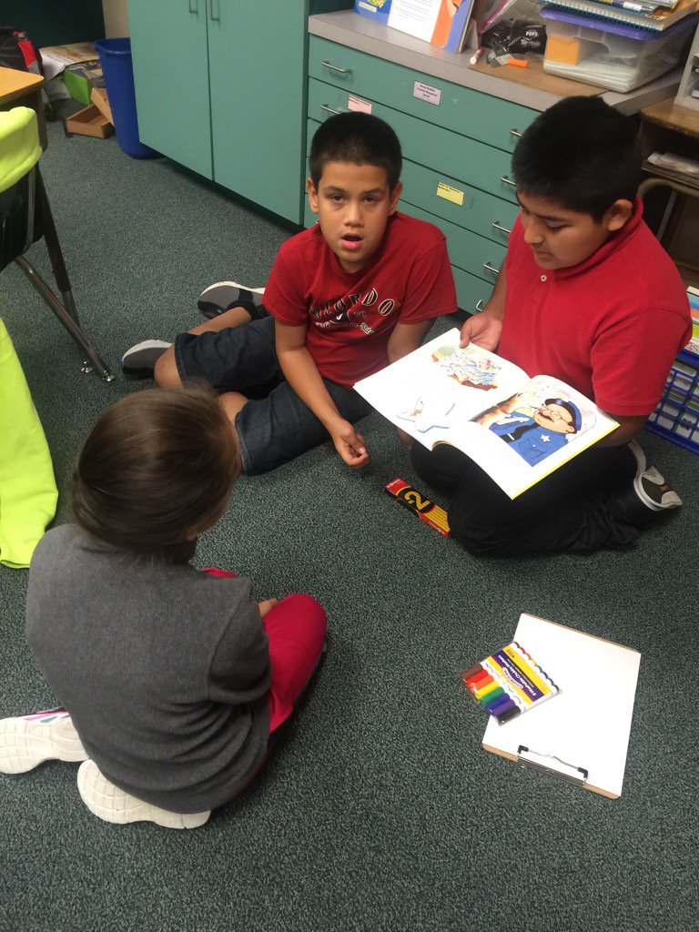 Forman5thGrade's tweet photo. Forman 5th and 2nd Reading buddies #Formanlearns #forman 2ndgrade #formanleaders https://t.co/DH5MSMEFAh